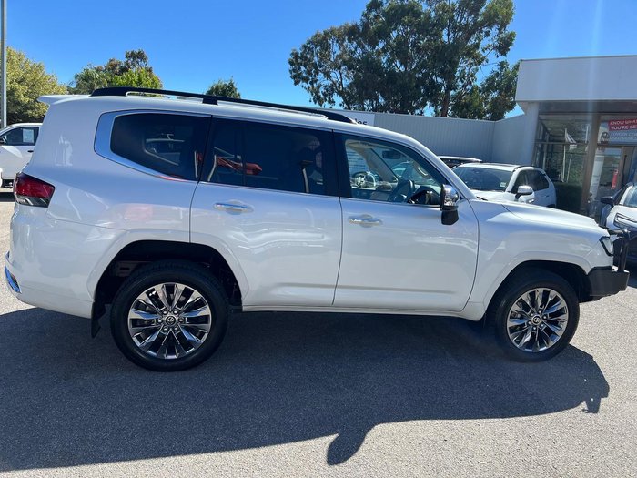 2022 Toyota Landcruiser Sahara ZX