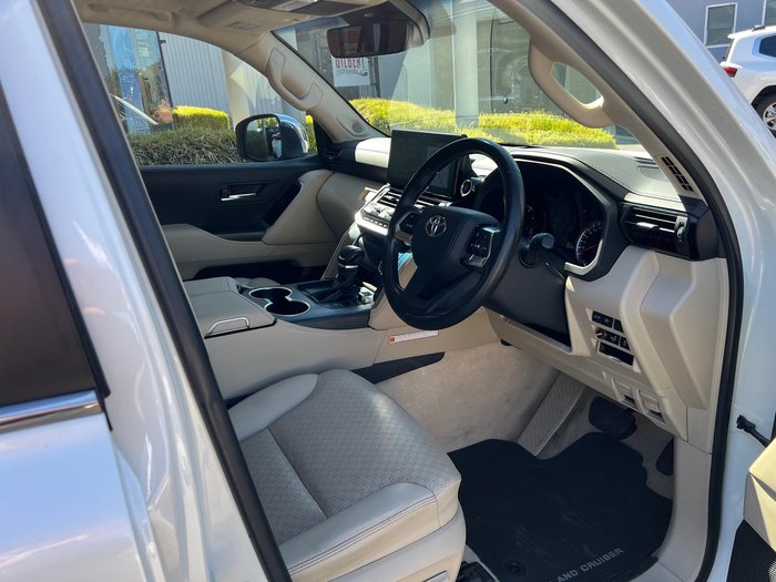 2022 Toyota Landcruiser Sahara ZX