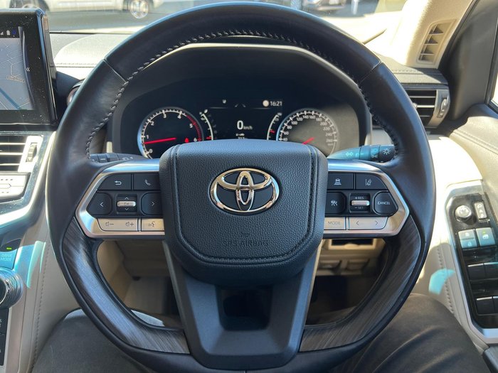 2022 Toyota Landcruiser Sahara ZX