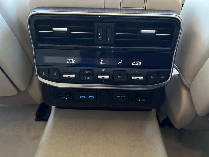 2022 Toyota Landcruiser Sahara ZX