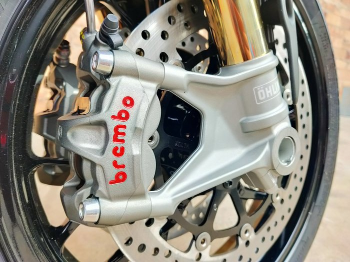 2025 DUCATI PANIGALE V2 S ROAD RED