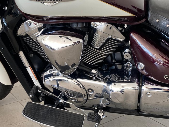 2011 Suzuki Boulevard C109RT (VLR1800T) Boulevard Red