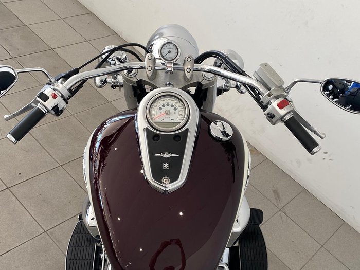 2011 Suzuki Boulevard C109RT (VLR1800T) Boulevard Red