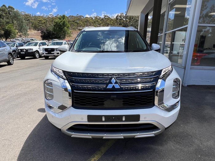 2022 Mitsubishi Outlander LS