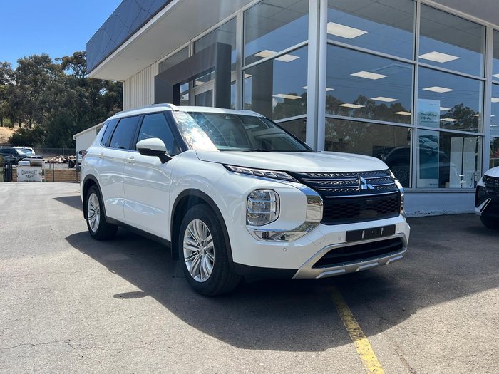 2022 Mitsubishi Outlander LS