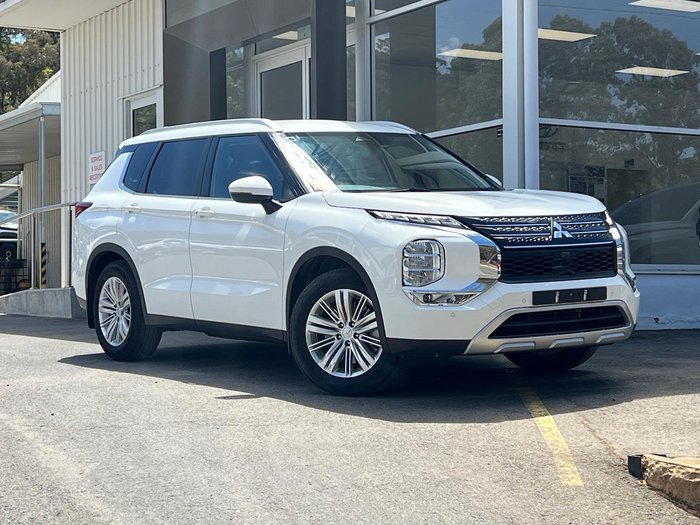2022 Mitsubishi Outlander LS