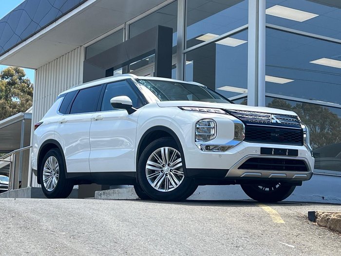 2022 Mitsubishi Outlander LS