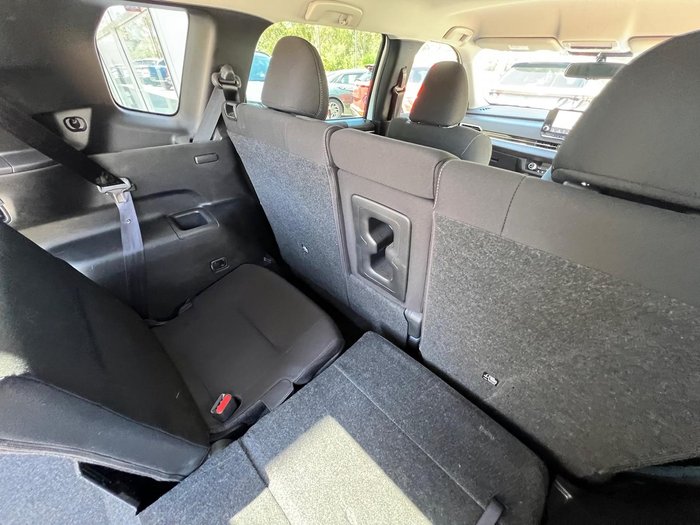 2022 Mitsubishi Outlander LS