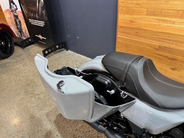 2025 Harley-davidson FLTRX ROAD GLIDE (117) Billiard Gray