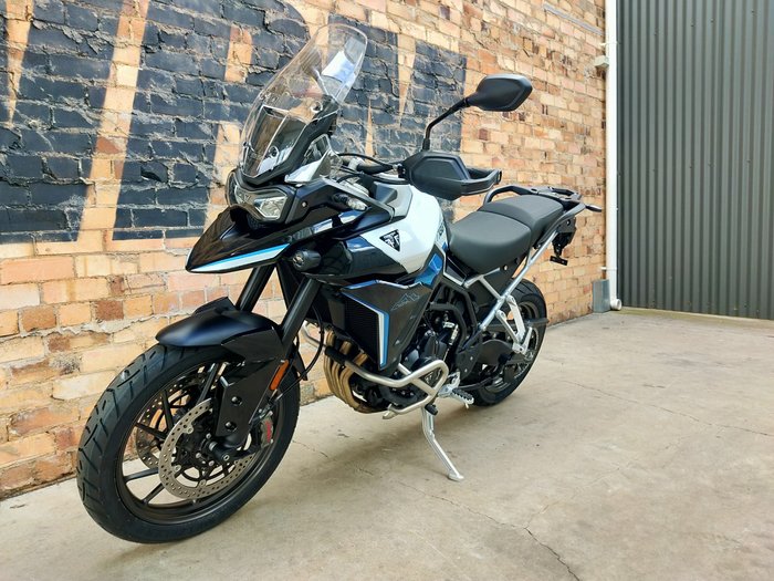 2026 TRIUMPH TIGER 900 GT ALPINE ROAD SNOWDONIA