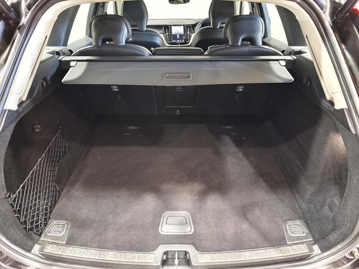 2021 Volvo XC60 B5 Momentum