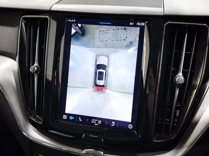 2021 Volvo XC60 B5 Momentum