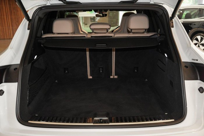 2022 Porsche Cayenne Platinum Edition