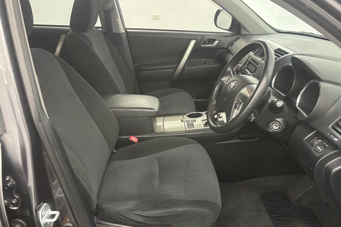 2013 Toyota Kluger KX-R