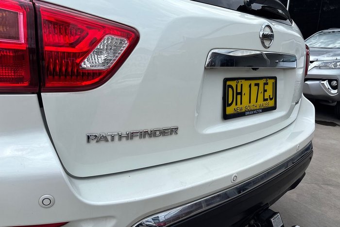 2018 Nissan Pathfinder ST