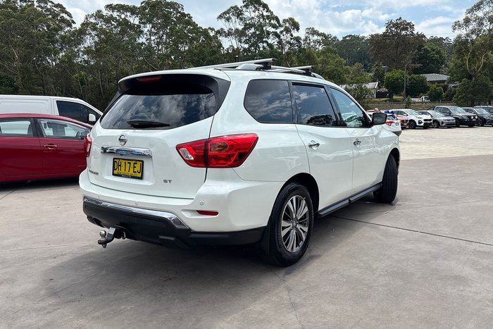 2018 Nissan Pathfinder ST