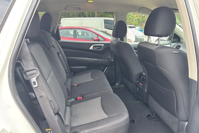 2018 Nissan Pathfinder ST