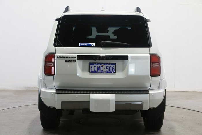 2024 Toyota Landcruiser Prado VX