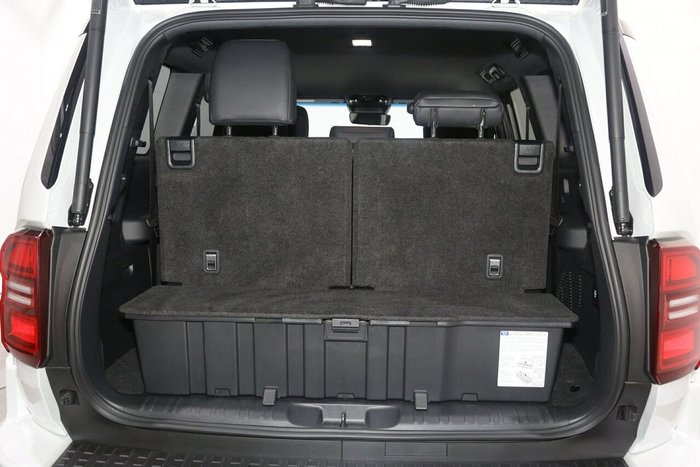 2024 Toyota Landcruiser Prado VX