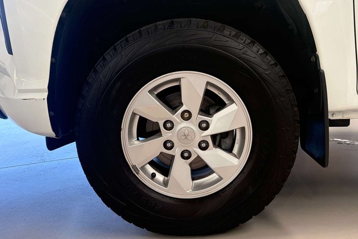 2019 Mitsubishi Triton GLX ADAS