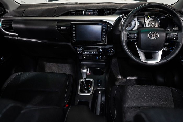 2022 Toyota Hilux SR5