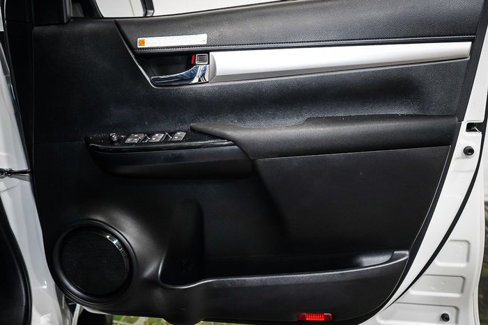 2022 Toyota Hilux SR5