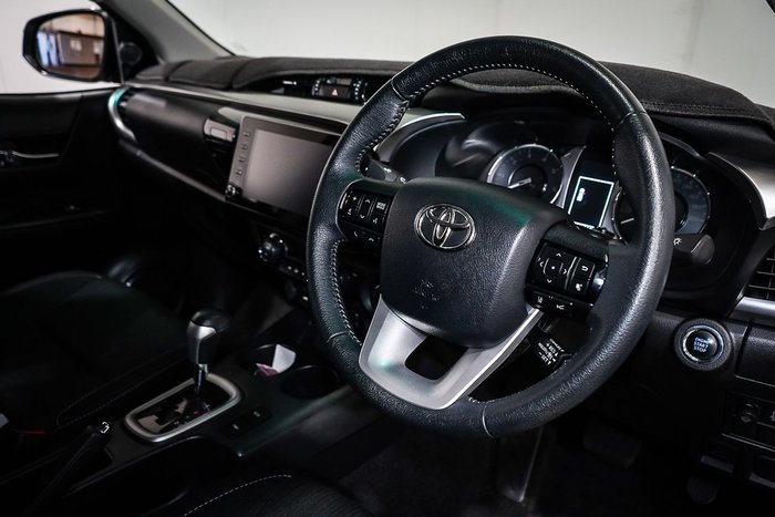 2022 Toyota Hilux SR5