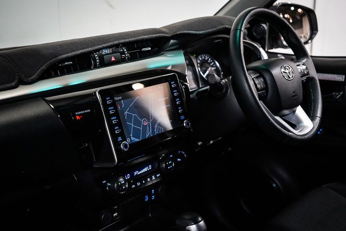 2022 Toyota Hilux SR5