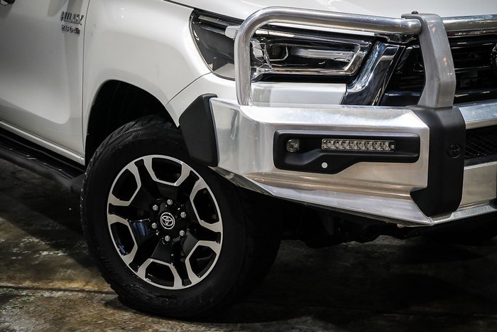 2022 Toyota Hilux SR5