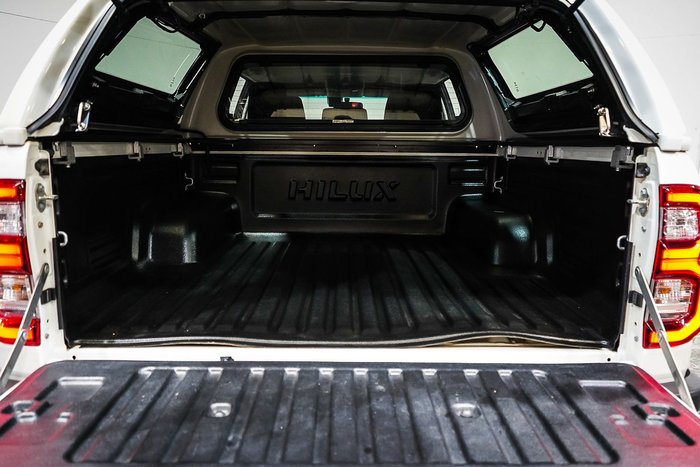 2022 Toyota Hilux SR5