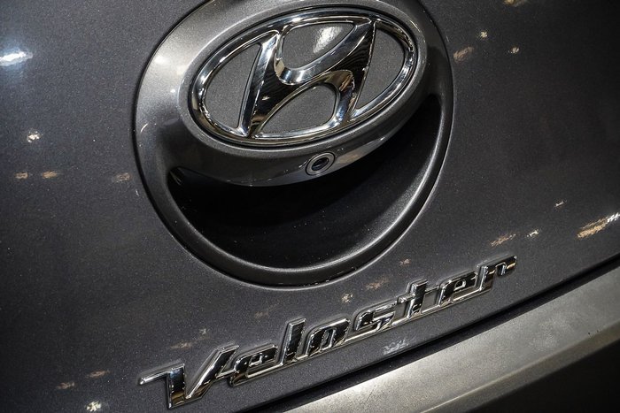 2016 Hyundai Veloster +