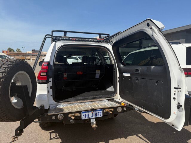 2021 Toyota Prado PRADO DSL WGN AT GX 4277430 005 Glacier White