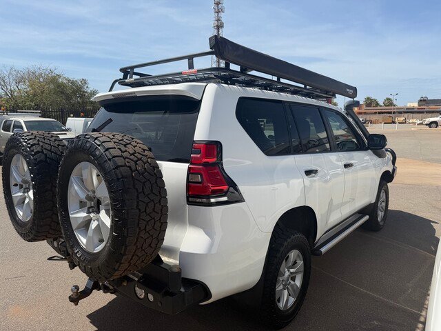 2021 Toyota Prado PRADO DSL WGN AT GX 4277430 005 Glacier White