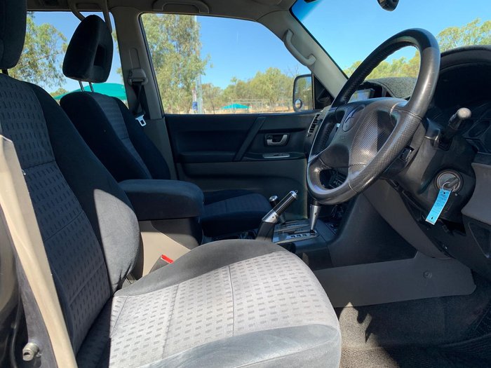 2006 Mitsubishi Pajero VR-X