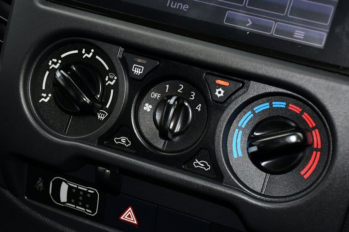 2024 Mitsubishi Triton GLX