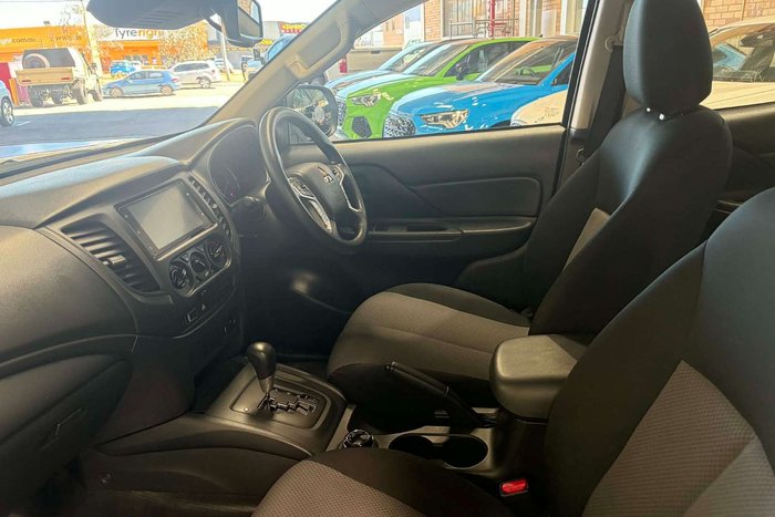 2024 Mitsubishi Triton GLX