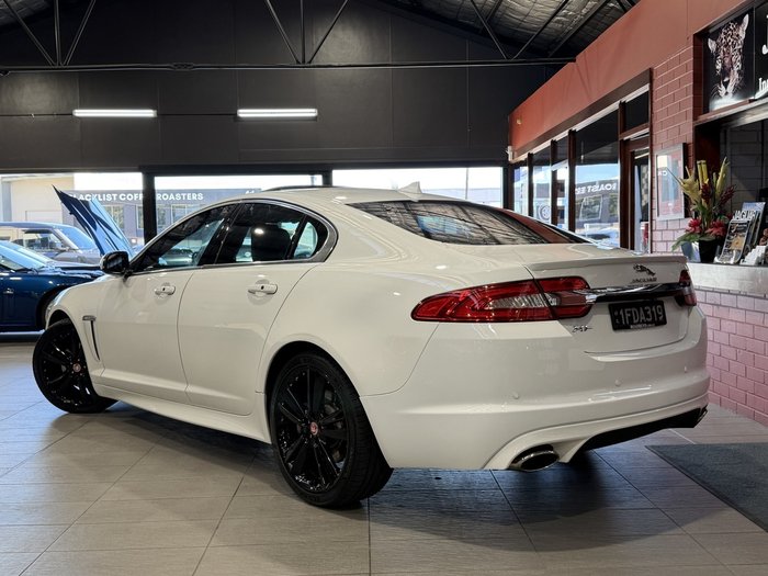 2014 Jaguar XF Premium Luxury