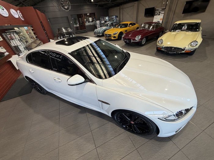 2014 Jaguar XF Premium Luxury