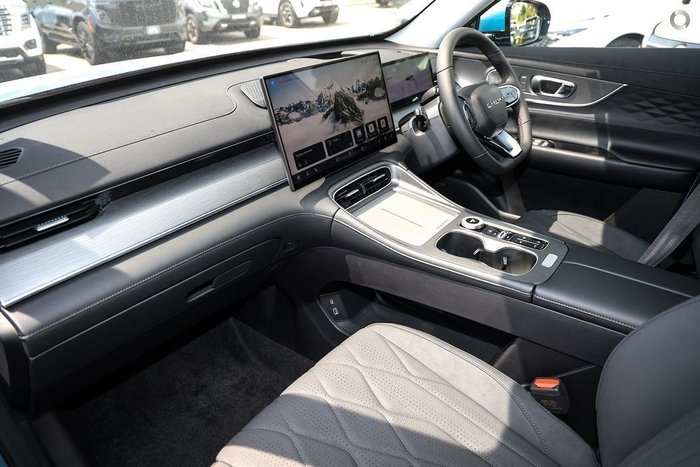 2025 Chery Tiggo 8 Super Hybrid Ultimate