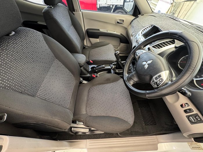 2012 Mitsubishi Triton GLX-R