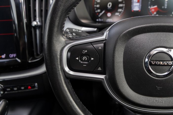 2018 Volvo XC60 T5 Momentum