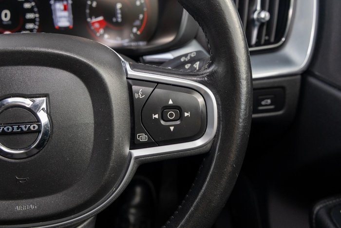 2018 Volvo XC60 T5 Momentum