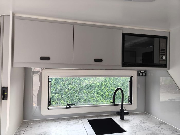 2025 JB Caravans Gator X 17'10 Front Door Cafe