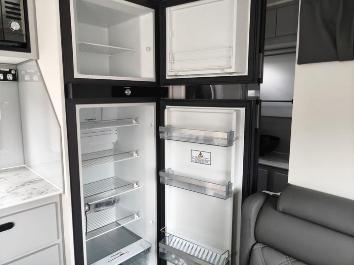 2025 JB Caravans Gator X 17'10 Front Door Cafe