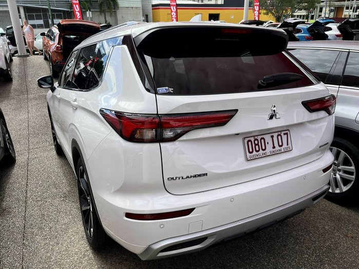 2023 Mitsubishi Outlander Exceed