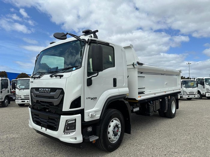2025 Isuzu F Series