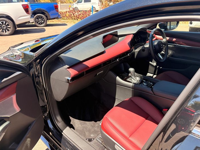 2025 Mazda 3 G25 Astina