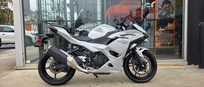 2025 Kawasaki NINJA 500 WHITE