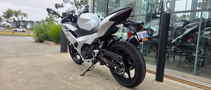 2025 Kawasaki NINJA 500 WHITE