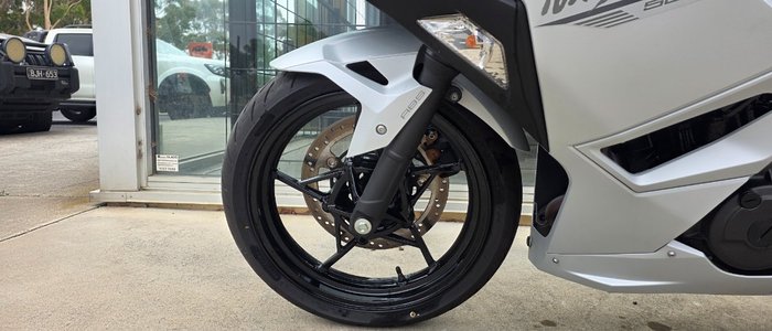 2025 Kawasaki NINJA 500 WHITE